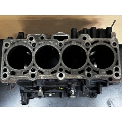 Blok silnika CAY 03L021BK blok CAY 1.6 TDI